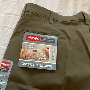Wrangler Olive Green Pleated Pants